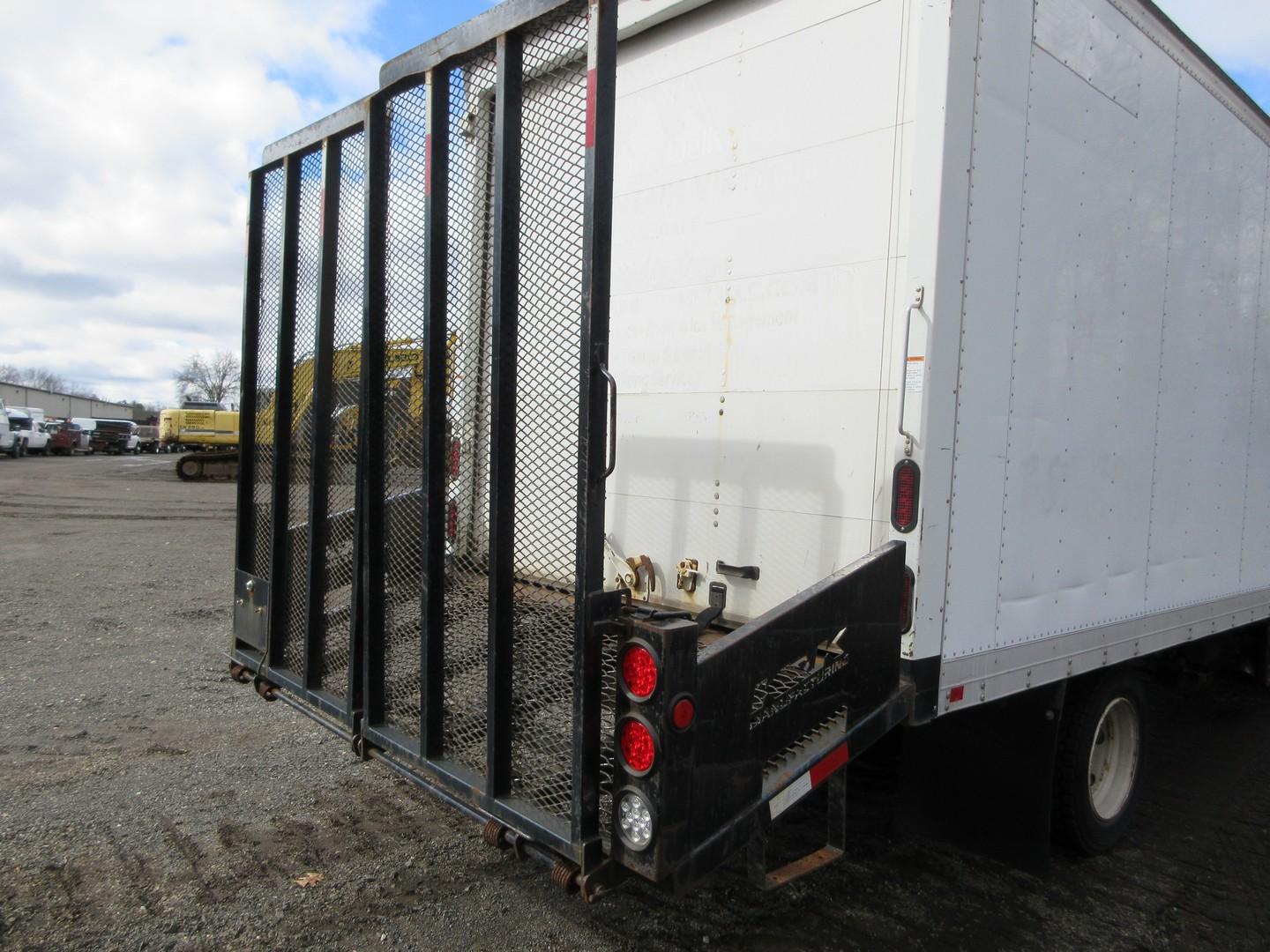 2013 Isuzu NPR S/A Box Truck