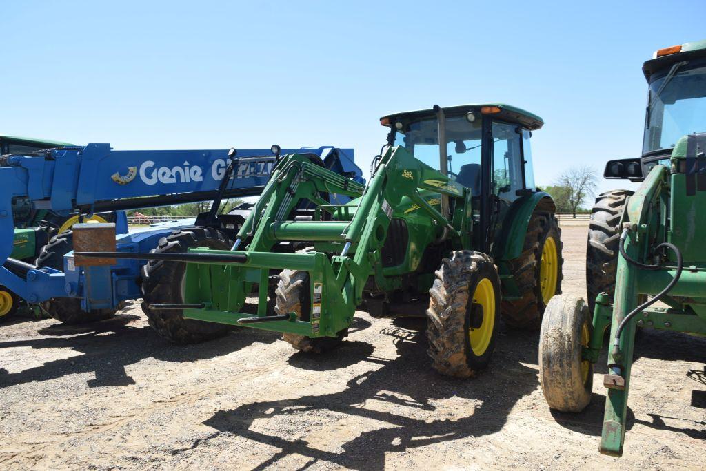 JD 5625 4WD C/A W/ LDR 1126HRS. WE DO NOT GAURANTEE HOURS