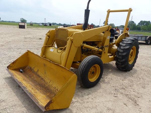 FORD 445 TRACTOR W/FRONT END LOADER & BUCKET