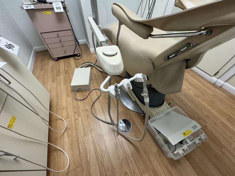 BEVER STATE DENTAL PATIENT CHAIR