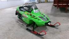 1998 ARCTIC CAT ZR600 SNOWMOBILE, no rips, tears or dents, always shedded (includes cover ),+