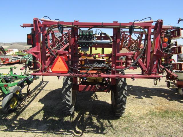 1684. 366-786, HARDI 1000 NAVIGATOR CROP SPRAYER, 80 FT. BOOMS, 3 BODY NOZZ