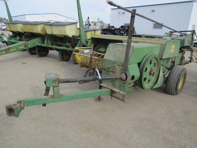 1806. 305-839, JOHN DEERE 336 BALER WITH EJECTOR, TAX / SIGN ST3