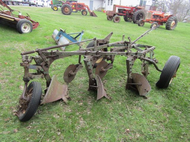 142. JOHN DEERE 55 ABH 3 X 16 INCH HYD. LIFT PLOW, COULTERS