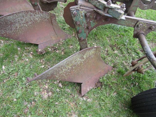 142. JOHN DEERE 55 ABH 3 X 16 INCH HYD. LIFT PLOW, COULTERS