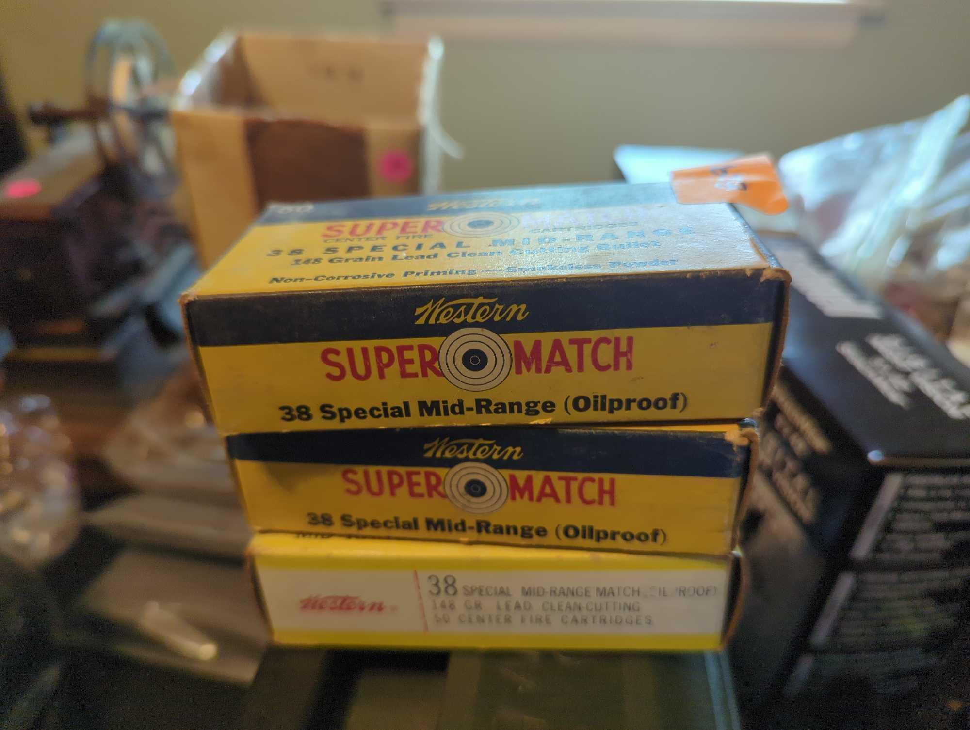 (BR3) LOT OF ASSORTED AMMUNITION INCLUDING THE BUNKER 500 ROUNDS (125 GRAIN), SUPER MATCH 38 SPECIAL