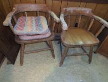 (KIT) VINTAGE THOMASVILLE ROUND OAK PEDESTAL DINING TABLE WITH 2 LEAVES, AND 6 ARM CHAIRS, HAS SIGNS