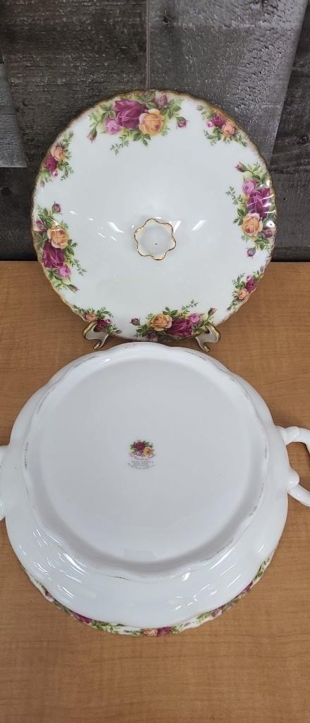 ROYAL ALBERT "OLD COUNTRY ROSES" VEGETABLE DISH