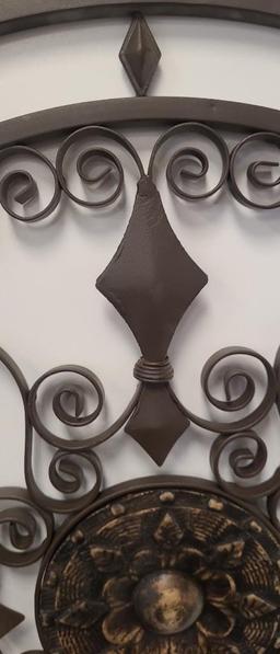 ROUND WROUGHT IRON GARDEN WALL DECOR