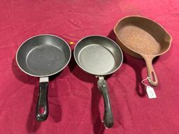 Lot of 3 Pans