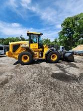 2017 JCB 427 RUBBER TIRED LOADER SN:JCB42702PH2407441 powered by diesel engine, equipped with EROPS,