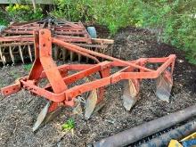 MASSEY FERGUSON 4-CHISEL PLOW TRACTOR ATTACHMENT