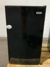Igloo Mini Refrigerator IRF32BK