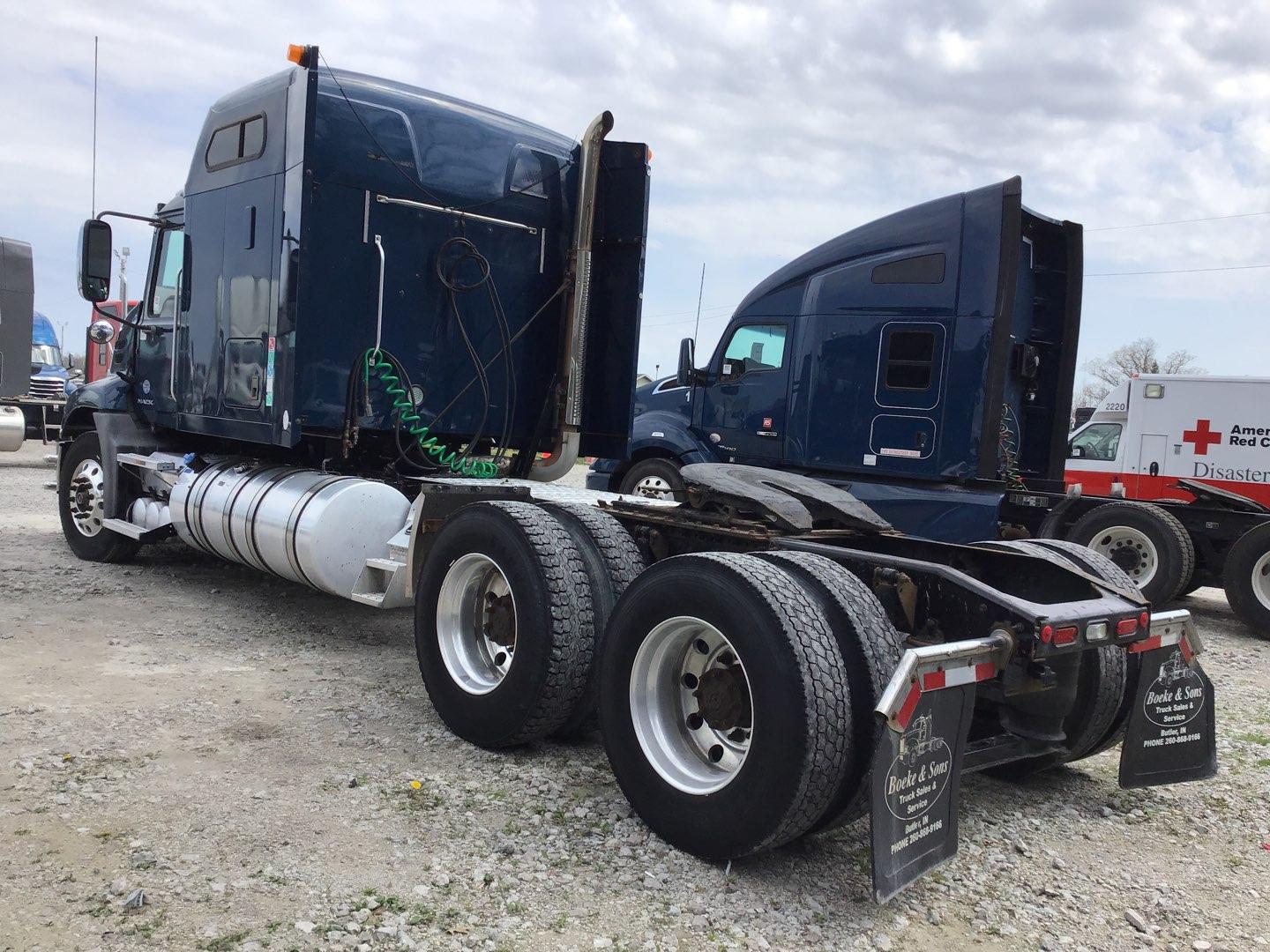 2017 MACK PINNACLE CXU613 Serial Number: 1M1AW07Y3HM084690