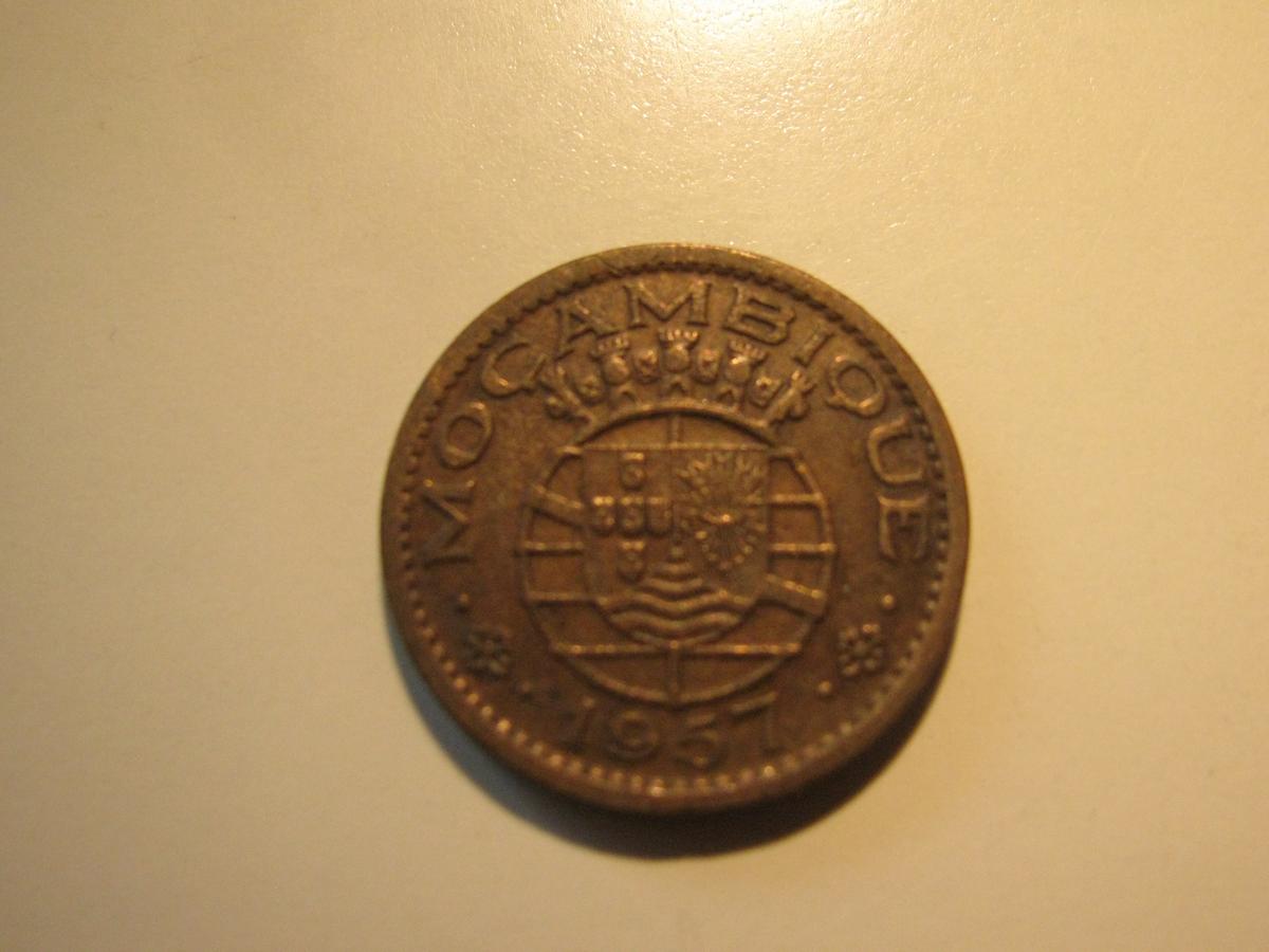 Foreign Coins: 1957 Mozambique 50 Centavos