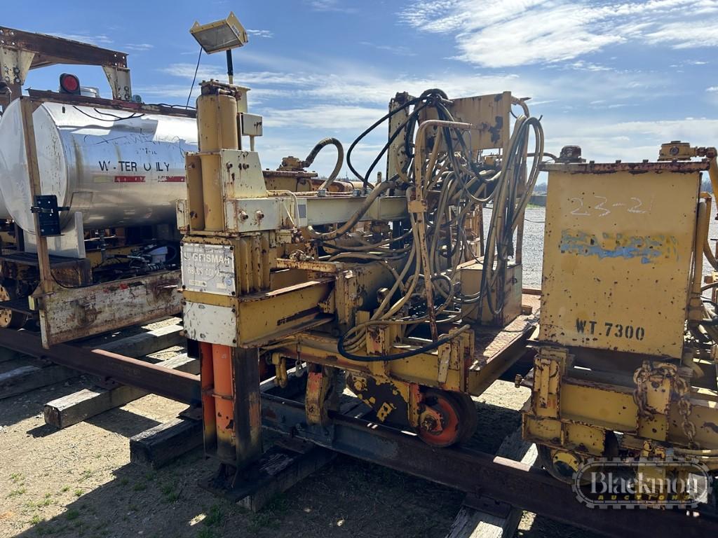 GEISMAR RAIL LIFTER, 362 hrs on meter  LOCATED ON BLACKMON YARD AT 425 BLAC