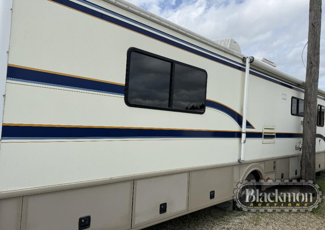 1998 BOUNDER MOTOR HOME,  35',GM 454 V8 GAS, AUTO, FULLY CONTAINED, FULL KI