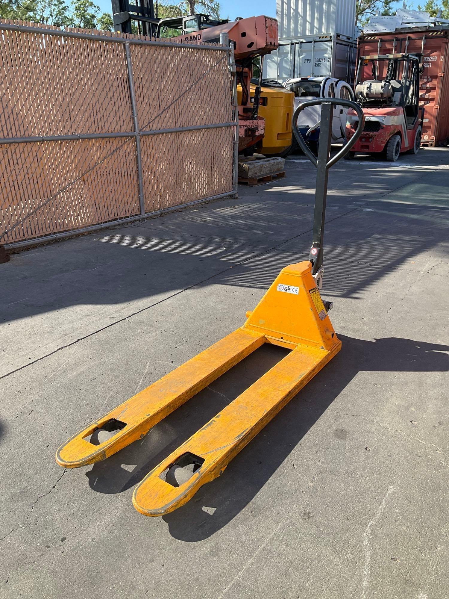 XILIN HYDRAULIC PALLET JACK MODEL XET55, APPROX MAX CAPACITY 5500LBS