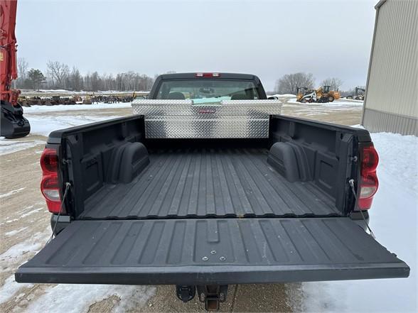 2004 CHEVROLET SILVERADO 2500 LS