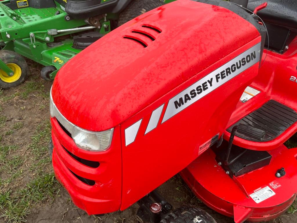 Massey Ferguson 2000 Lawn Tractor
