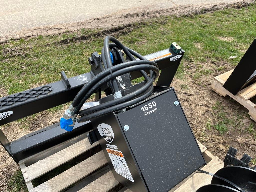 Lowe 1650CLH Auger Drive with Bit