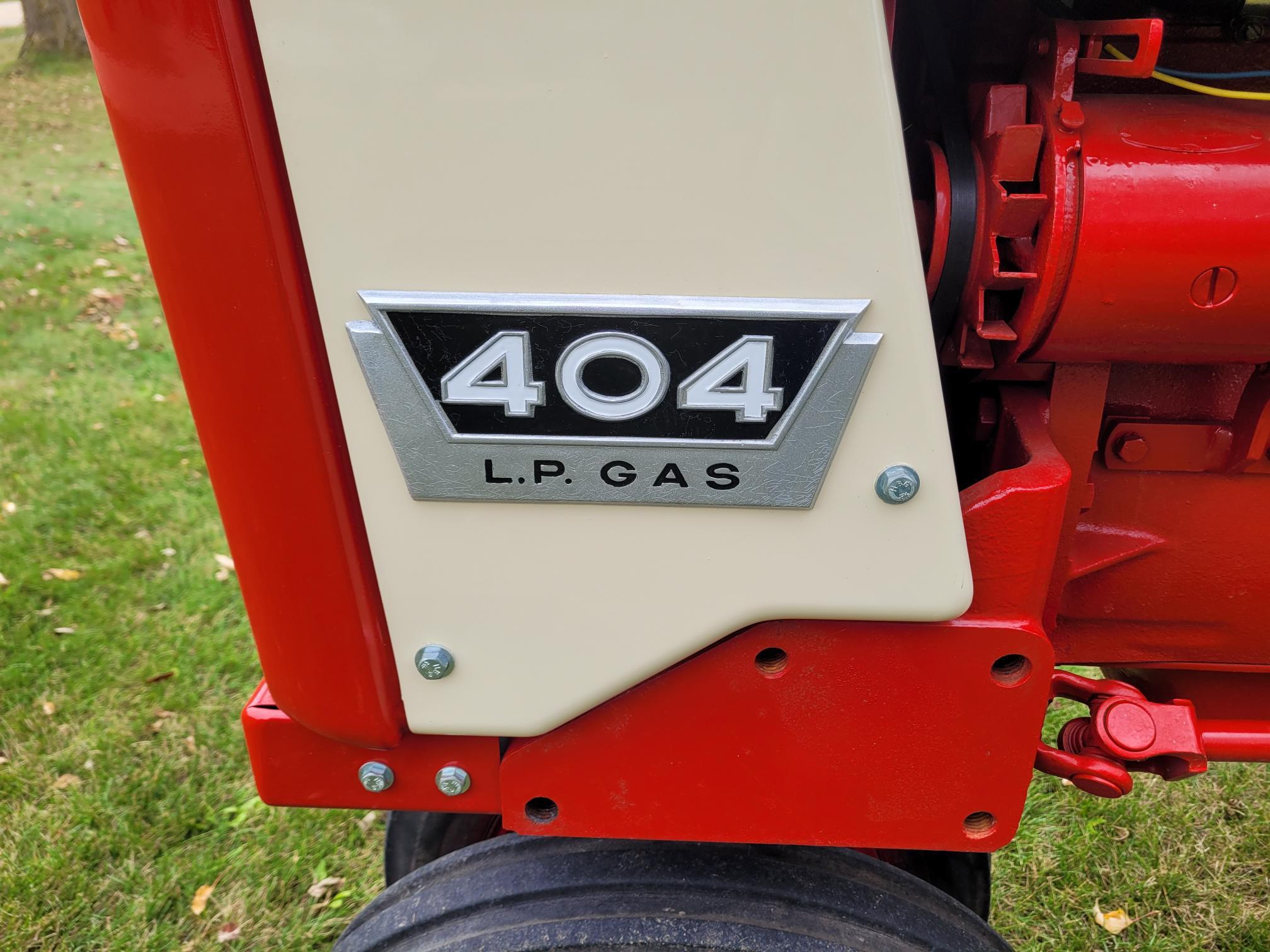 International Farmall 404 Tractor