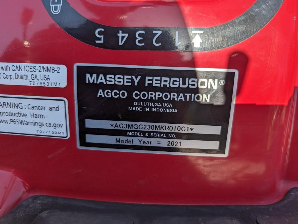 2021 Massey Ferguson GC1723