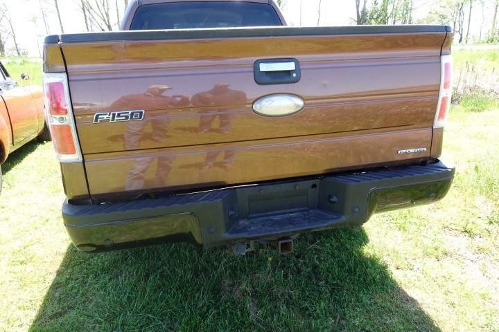 #4401 2011 F150 CREW CAB 4 WD AM FM CD PLAYER 213584 MILES POWER DOORS AND