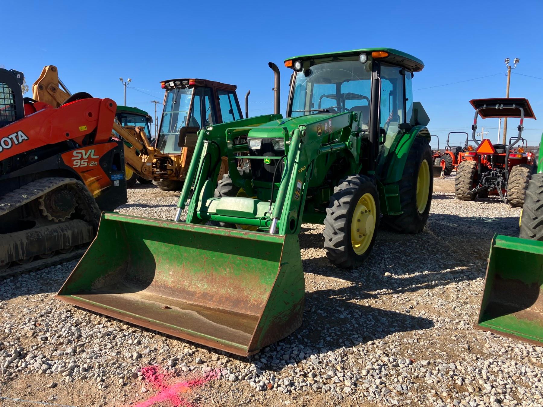 JOHN DEERE 5055E