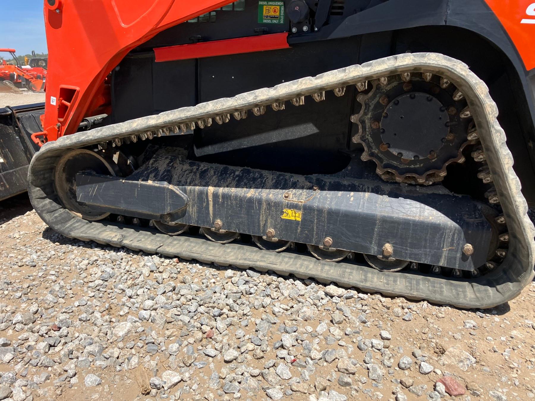 KUBOTA SVL97-2 SKID STEER