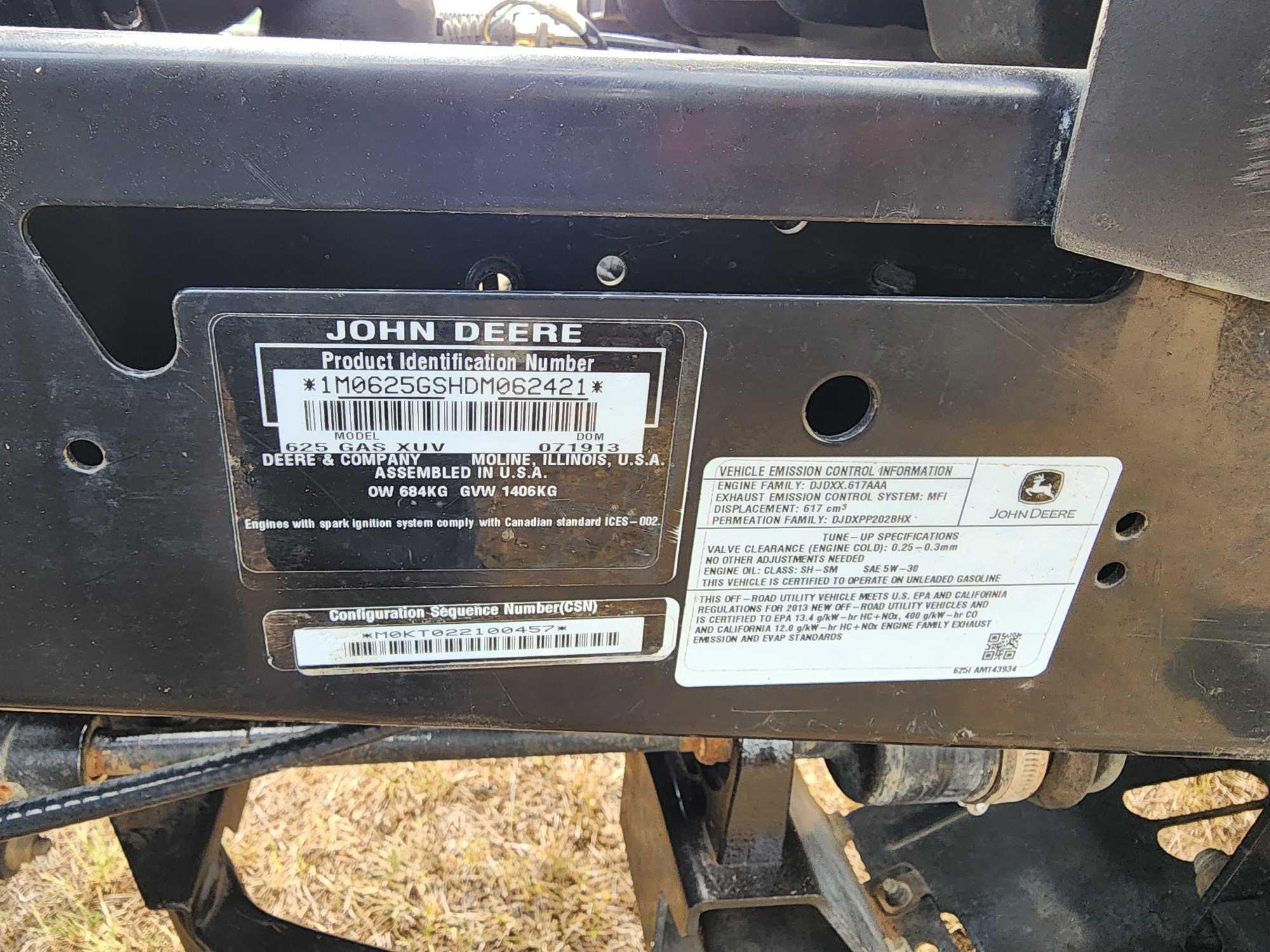 John Deere 625i Gas XUV Gator