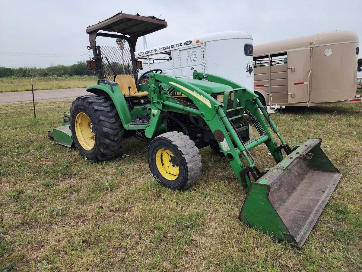 John Deere 4600 Loader Tractor w/ Rotary Shredder Attachment