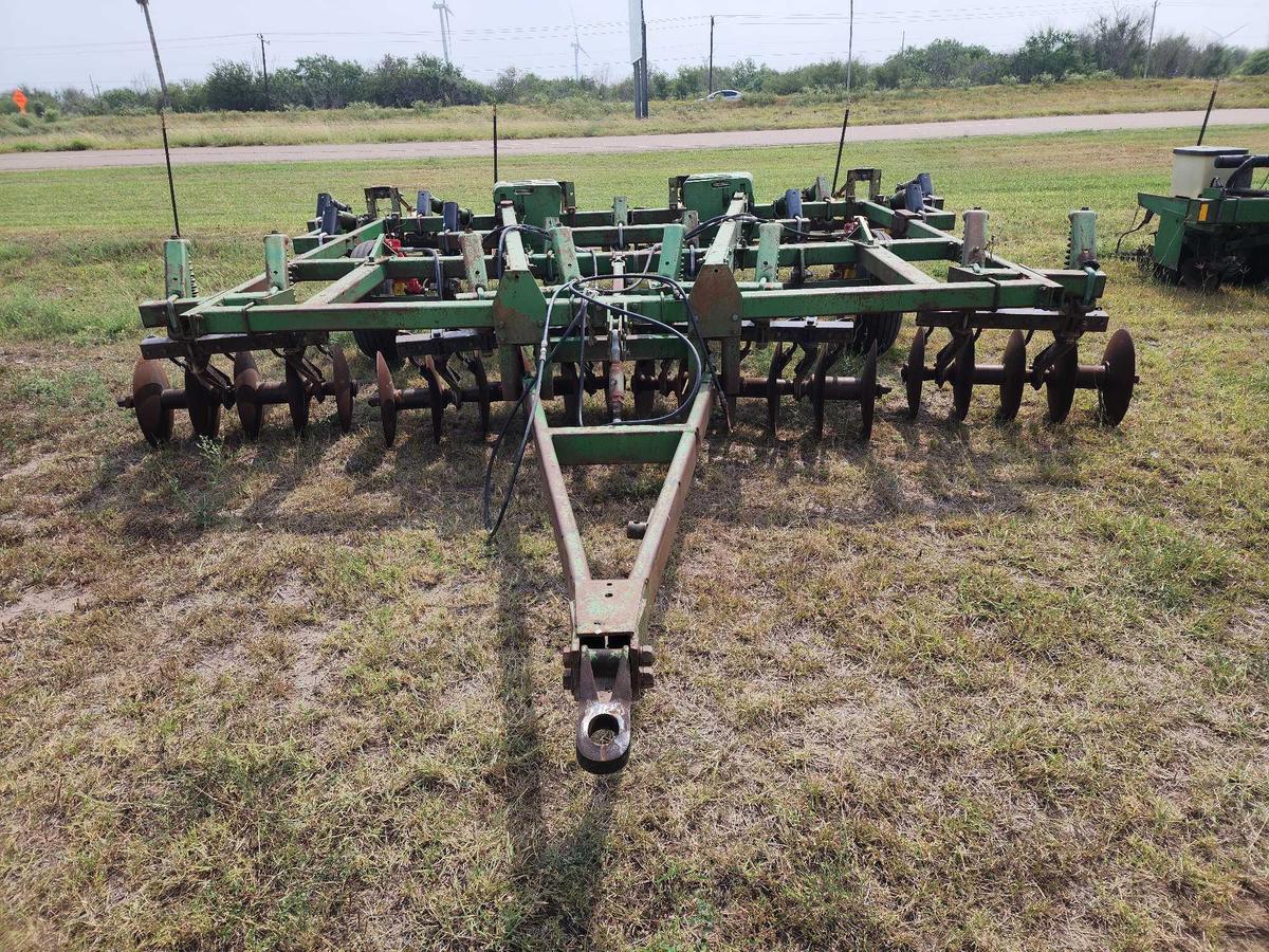 John Deere Chisel Plow