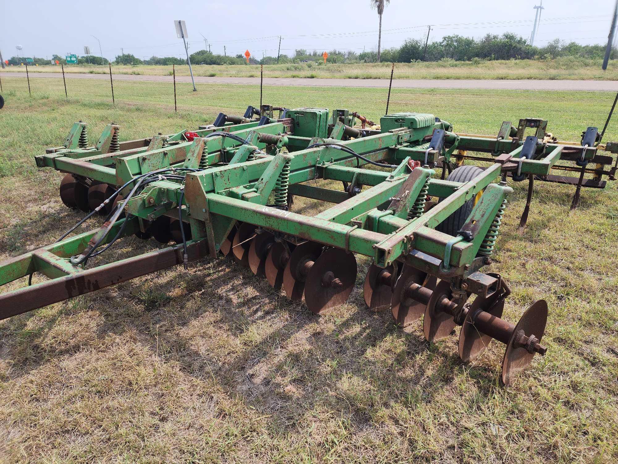 John Deere Chisel Plow