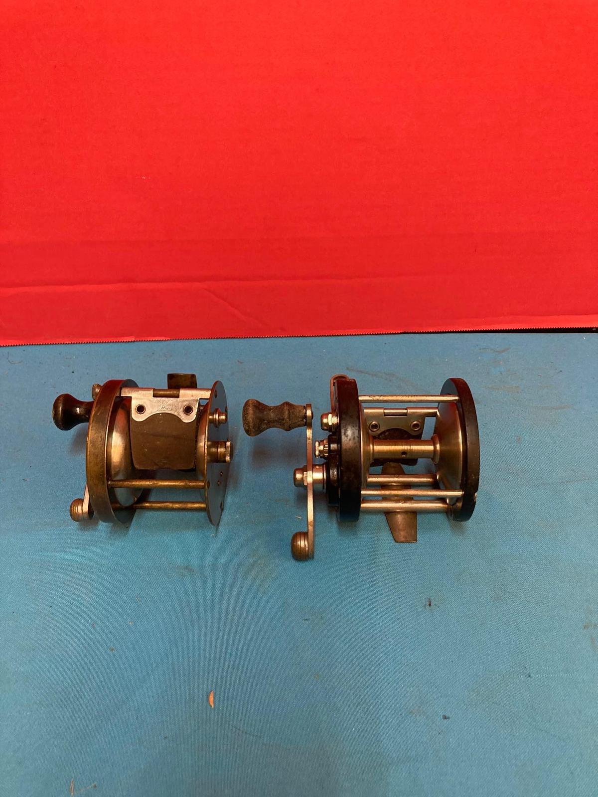 2 fishing reels