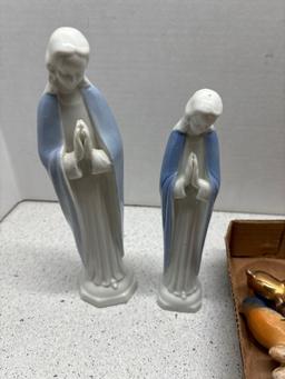 miniatures two Madonna statues