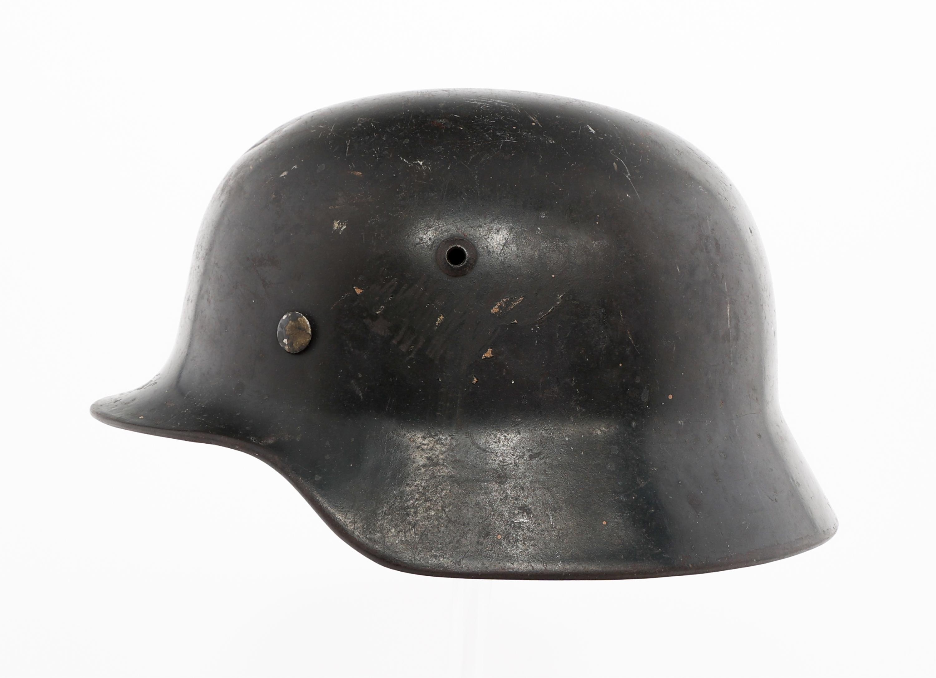 WWII GERMAN M35 COMBAT HELMET