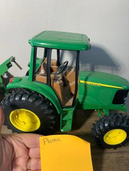 Diecast & Plastic John Deere Tractors by Ertl