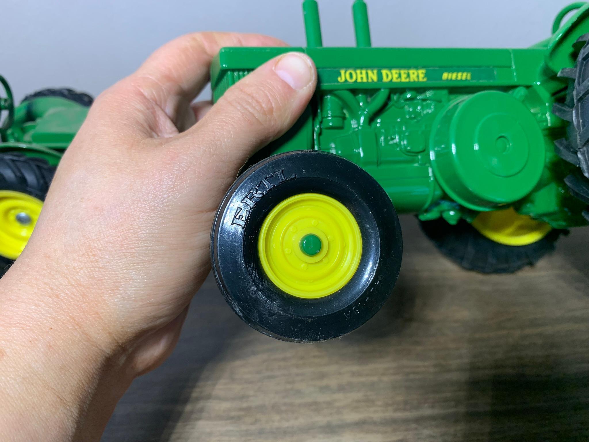 Diecast & Plastic John Deere Tractors by Ertl