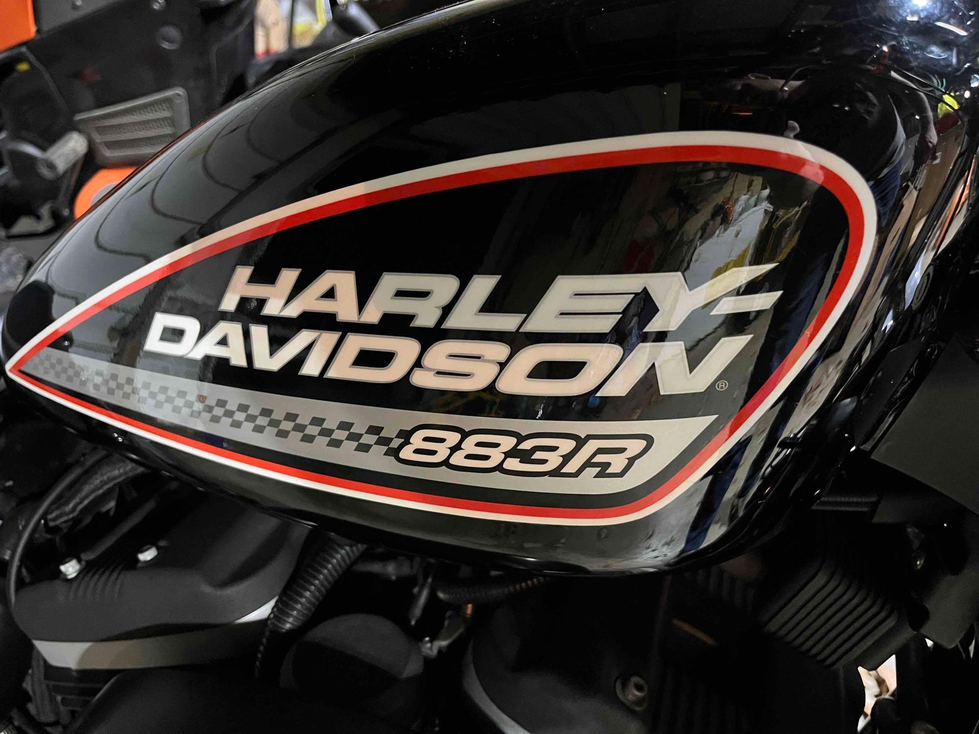 2005 Harley Davidson XL 883R Sportster