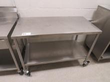 24X48 STAINLESS STEEL TABLE