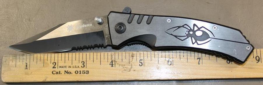 Three New Counterfeit Spyderco Steel Folding Knives