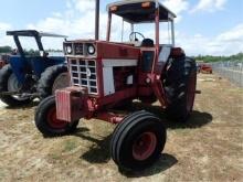 International Harvester 1086  Diesel Tractor