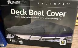 NIB Classic Accessories Storm Pro Heavy Duty Deck Boat Cover fits 22-24ft boats