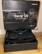 Samsung Gear VR with Controller Powered by Oculus- looks to be new