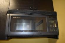 UNDER CABINET SHARP CAROUSEL MICROWAVE OVEN,