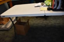 5' LIFTTIME PLASTIC FOLDING TABLE WITH HANDLE