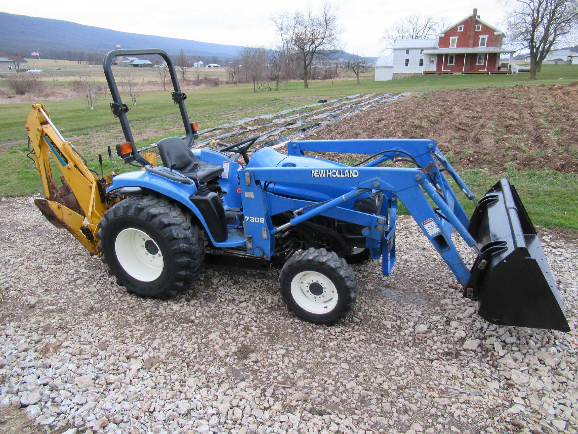 New Holland Compact Tractor w loader
