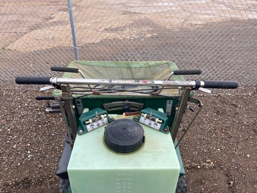 Perma Green Magnum Fertilizer Spreader/Sprayer