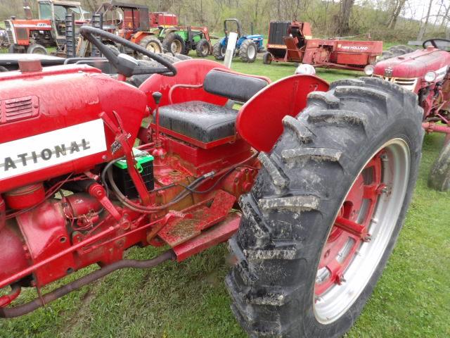 International 350 High Utility Antique Tractor, Power Steering, Like New 13